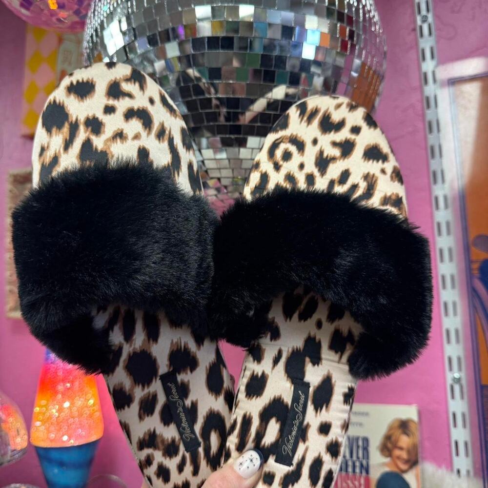 Victorias secret leopard print slippers